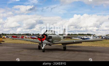 Piaggio P.149 (D-EHJL) auf der Fluglinie bei der Abingdon Air & Country Show am Samstag, 11. September 2021 Stockfoto