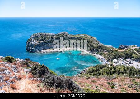 Blick auf Anthony Quinn Bay, Faliraki, Rhodos, Dodekanes, Griechenland Stockfoto