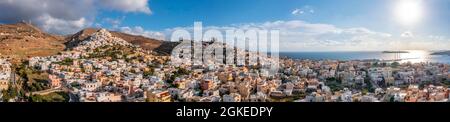 Stadtansicht von Ermoupoli, Ano Syros, Syros, Kykladen, Griechenland Stockfoto