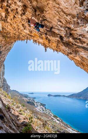 Grande Grotta, Armeos Sektor, Bleiklettern, Sportklettern, Kalymnos, Dodekanes, Griechenland Stockfoto