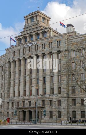 Belgrad, Serbien - 14. Februar 2021: Zentrales Postamt des historischen Steingebäudes von Serbien. Stockfoto