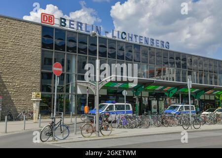 Bahnhof Lichtenberg, Weitlingstrasse, Lichtenberg, Berlin, Deutschland Stockfoto