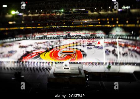 TOKIO (SHINJUKU-KU), JAPAN - AUGUST 24: Deutsche Mannschaft läuft ein, dazu die deutschen Farben am Tag (0) der Paralympics (Paralympische Spiele) To Stockfoto