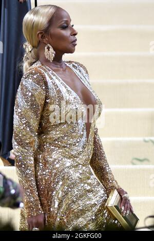 New York, NY, USA. September 2021. Mary J Blige bei der Gala des Costume Institute 'in America - A Lexicon of Fashion', Metropolitan Museum of Art, New York, NY 13. September 2021. Kredit: Kristin Callahan/Everett Collection/Alamy Live Nachrichten Stockfoto