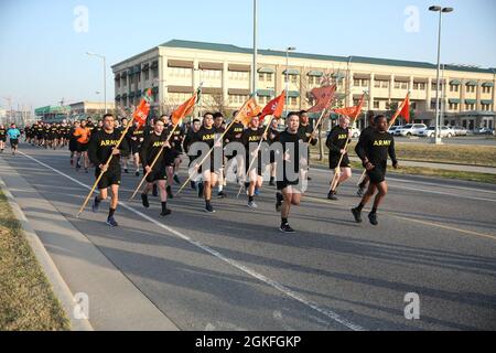 Die 1. Signal Brigade startete am 9. April 2021 einen Brigadelauf, um den 55. Geburtstag von 1TTSB zu feiern. Stockfoto