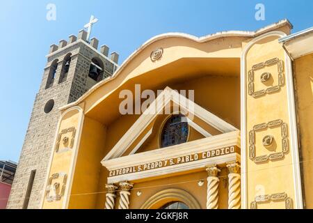 Catedral san Pedro y san Pablo (Kathedrale von St. Peter und St. Paul) in Coroico, Bolivien Stockfoto