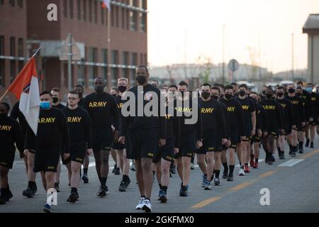 Die 1. Signal Brigade startete am 9. April 2021 einen Brigadelauf, um den 55. Geburtstag von 1TTSB zu feiern. Stockfoto