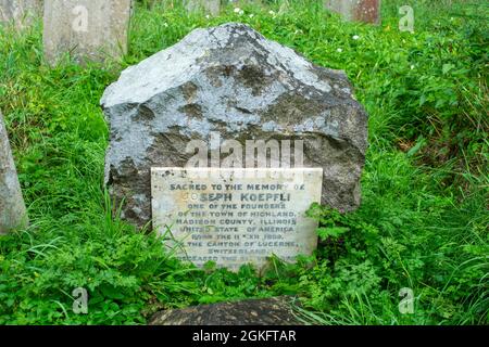 Gedenkstein an Joseph Koepfli, einen der Gründer von Highland, Madison County, Illinois, USA, auf dem Southampton Old Cemetery, Hampshire England. Stockfoto