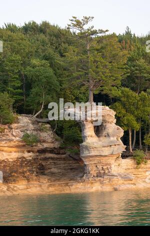 Chapel Rock entlang des Pictured Rocks National Lakeshore Stockfoto