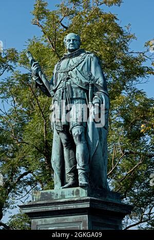 Die Statue des Prinzen Frederick Duke of York und Albany (1763-1827) steht auf der Esplanade im Edinburgh Castle, Edinburgh, Schottland, Großbritannien. Stockfoto
