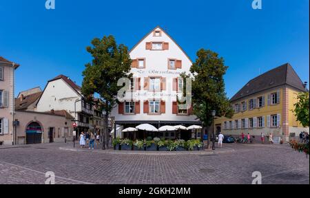 Colmar, Frankreich - 09 06 2021: Le Roesselmann. Das Bistro Lavandieres Stockfoto