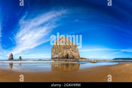 Der Haystack Rock am Cannon Beach, Ecola State Park, Oregon Stockfoto