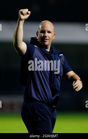 Sutton, Großbritannien. September 2021. Matt Grey, Manager von Sutton United, während des Spiels der EFL Sky Bet League 2 zwischen Sutton United und Hartlepool United am 14. September 2021 in der Gander Green Lane, Sutton, England. Foto von Carlton Myrie. Nur zur redaktionellen Verwendung, Lizenz für kommerzielle Nutzung erforderlich. Keine Verwendung bei Wetten, Spielen oder Veröffentlichungen einzelner Clubs/Vereine/Spieler. Kredit: UK Sports Pics Ltd/Alamy Live Nachrichten Stockfoto