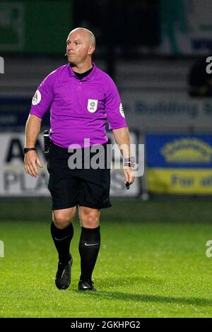 Sutton, Großbritannien. September 2021. Schiedsrichter Simon Hooper während des Spiels der EFL Sky Bet League 2 zwischen Sutton United und Hartlepool United am 14. September 2021 in der Gander Green Lane, Sutton, England. Foto von Carlton Myrie. Nur zur redaktionellen Verwendung, Lizenz für kommerzielle Nutzung erforderlich. Keine Verwendung bei Wetten, Spielen oder Veröffentlichungen einzelner Clubs/Vereine/Spieler. Kredit: UK Sports Pics Ltd/Alamy Live Nachrichten Stockfoto