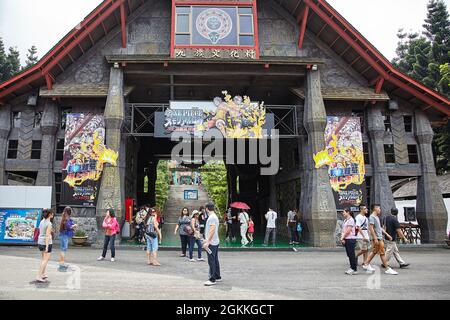 Blick auf den Eingang des Formosan Aboriginal Cultural Village in Taiwan. Stockfoto
