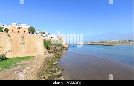 Ein Blick auf die Kasbah der Oudayas in Rabat, Marokko. Stockfoto