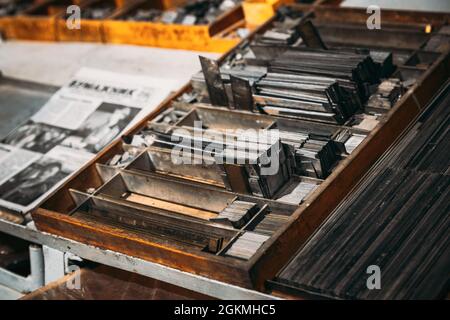 Nahaufnahme Der Satz Linotype Machine, Imprint. Papiermühle Museum. Berühmtes Wahrzeichen, Historisches Erbe Stockfoto