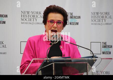 New York, USA. September 2021. Der ehemalige Tennisspieler Billie Jean King spricht beim Spatenstich für das LGBTQ Museum. Die Eröffnung der New-York Historical Society ist für 2024 geplant. Quelle: Christina Horsten/dpa/Alamy Live News Stockfoto