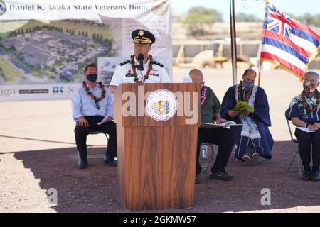 Gov. David Y. IgE, Bürgermeister von Honolulu, Rick Blangiardi, Generalmajor Kenneth S. Hara, General des staatlichen Adjutanten, Familienmitglieder des verstorbenen Senators Daniel K. Akaka, einer kleinen Anzahl von Gemeindemitgliedern, Und ein Veteran aus jeder Kriegszeit war am Memorial Day, Montag, den 31. Mai 2021, um 10 Uhr bereit, den Boden für das neue Staatskveteranenheim (SVH) von Daniel K. Akaka zu brechen Stockfoto