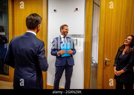 Der scheidende niederländische Minister für Gesundheit, Wohlfahrt und Sport (CDA) Hugo de Jonge nahm am 14. September 2021 an einer Pressekonferenz zur Lockerung der COVID-19-Gesundheitsmaßnahmen in Den Haag Teil. Foto von Robin Utrecht/ABACAPRES.COM Stockfoto