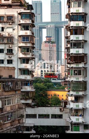 Chongqing, Chongqing, China. September 2021. Die Bergstadt Chongqing ist die „Verantwortung für den Nennwert“ einer Stadt in Westchina. Der einzigartige urbane Charme von Chongqing, einer "Stadt der Berge und Flüsse", hat die Aufmerksamkeit des ganzen Landes und der Welt erregt. (Bild: © SIPA Asia via ZUMA Press Wire) Stockfoto