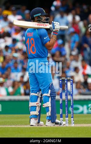 Virat Kohli von Indien batting während der ICC Champions Trophy 2017 Übereinstimmung zwischen Indien und Südafrika am Oval in London. 11 Jun 2017 Stockfoto