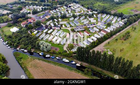 Luftaufnahme des Dog and Duck Leisure Park, Plucks Gutter, Kent Stockfoto