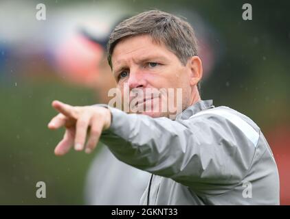 15. September 2021, Hessen, Frankfurt/Main: Fußball: Europa League, vor dem Gruppenspiel Eintracht Frankfurt gegen Fenerbahce Istanbul im Deutsche Bank Park. Cheftrainer Oliver Glasner nimmt am Final Training von Eintracht Frankfurt im Stadion Teil. Foto: Arne Dedert/dpa Stockfoto