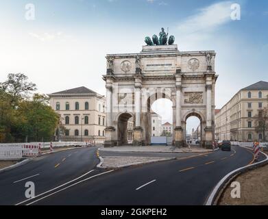 Siegestor (Siegestor) - München, Bayern, Deutschland Stockfoto