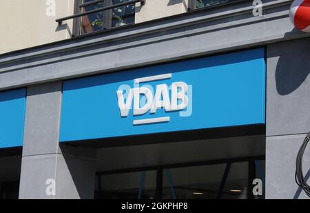 AALST, BELGIEN, 25. AUGUST 2021: Außenansicht eines VDAB-Büros. Der VDAB ist ein flämischer Regierungsdienst, der Angebot und Nachfrage auf dem vereint Stockfoto