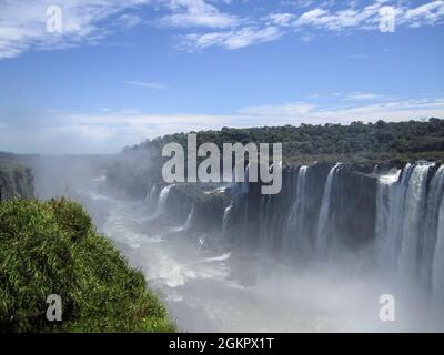 (Iguazu) Iguaçu-Wasserfälle, Argentinien und Brasilien Grenze, Südamerika Stockfoto