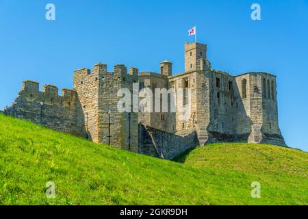 Blick auf Warkworth Castle, Warkworth, Northumberland, England, Vereinigtes Königreich, Europa Stockfoto