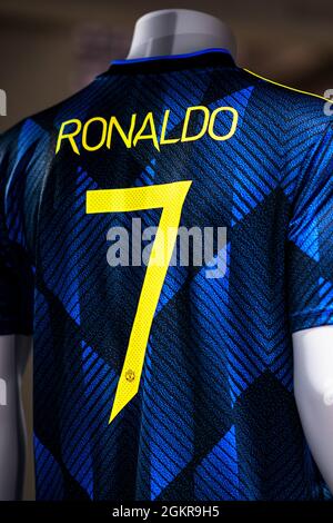 Nahaufnahme des Manchester United Trikots mit Ronaldo 7 Aufdruck. Stockfoto