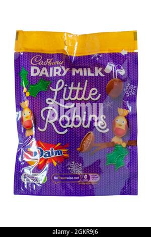 Packung Cadbury Dairy Milk Little Robins Daim Pralinen bereit für Weihnachten isoliert auf weißem Hintergrund Stockfoto