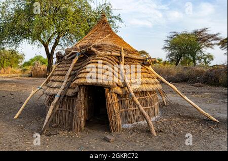 Traditionelle Hütte des Stammes Toposa, Eastern Equatoria, Südsudan, Afrika Stockfoto