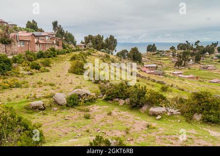 Dorf auf der Insel Taquile im Titicacasee, Peru Stockfoto