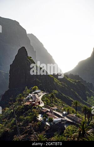 Blick vom Aussichtspunkt Mirador de Masca auf das berühmte Dorf Masca, Teneriffa, Spanien Stockfoto