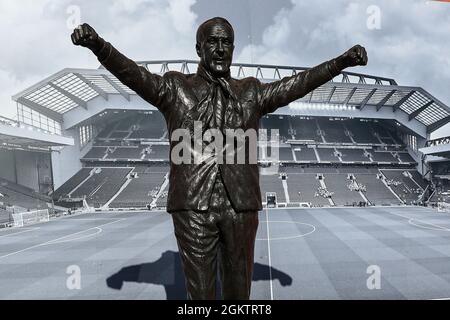 Liverpool, Großbritannien. September 2021. Die Bill Shankly Statue vor Anfield in Liverpool, Großbritannien am 9/15/2021. (Foto von Mark Cosgrove/News Images/Sipa USA) Quelle: SIPA USA/Alamy Live News Stockfoto