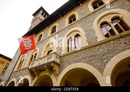 Palazzo Civico (Rathaus) in Bellinzona ist eine Gemeinde, eine historische Schweizer Stadt und die Hauptstadt des Kantons Tessin in der Schweiz. Stockfoto