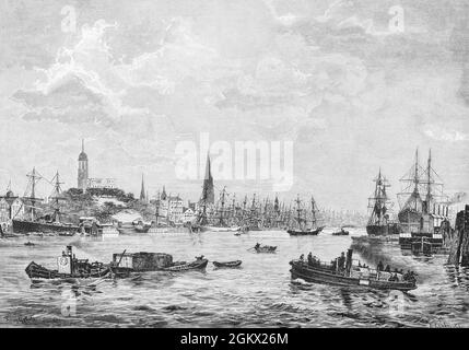 Blick auf den geschäftigen Hamburger Hafen mit seinen Schleppern und Segelschiffen, die Stadt mit der St. Michaelis Kirche und der Elbe, historische Abbildung 1880, Stockfoto