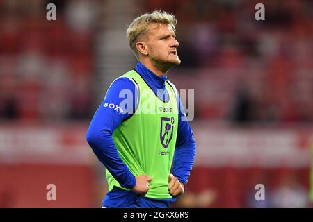 NOTTINGHAM, GROSSBRITANNIEN. 15. SEPTEMBER Joe Worrall aus Nottingham Forest erwärmt sich vor dem Anstoß während des Sky Bet Championship-Spiels zwischen Nottingham Forest und Middlesbrough am City Ground, Nottingham, am Mittwoch, den 15. September 2021. (Kredit: Jon Hobley | MI News) Kredit: MI Nachrichten & Sport /Alamy Live News Stockfoto