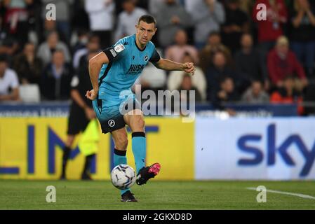 Murray Wallace #3 von Millwall während des Spiels in Aktion Stockfoto