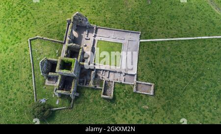 Eine Luftaufnahme der Ruinen der Hore Abbey in der Grafschaft Tipperary, Irland Stockfoto