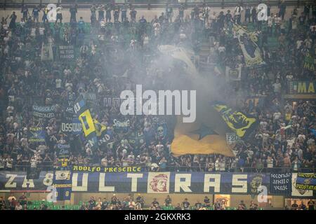 Mailand, Italien - 15 2021. september - f.c. inter-Fans in der Curva nord bei der Champions League von Inter- Real Madrid Credit: Christian Santi/Alamy Live News Stockfoto