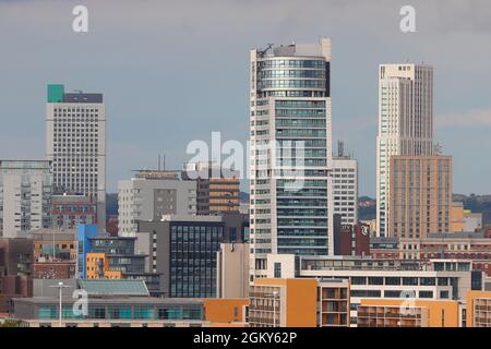 3 höchste Gebäude in Leeds. Sky Plaza 106m (links) Bridgewater Place 112m (Mitte) Altus House 116m (rechts) & auch das höchste Gebäude in Yorkshire Stockfoto