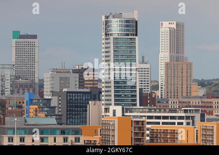 3 höchste Gebäude in Leeds. Sky Plaza 106m (links) Bridgewater Place 112m (Mitte) Altus House 116m (rechts) & auch das höchste Gebäude in Yorkshire Stockfoto