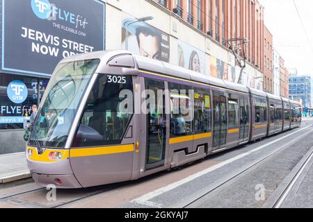 Luas Straßenbahn-/Stadtbahnsystem, Strand Street Great, Dublin, Republik Irland Stockfoto