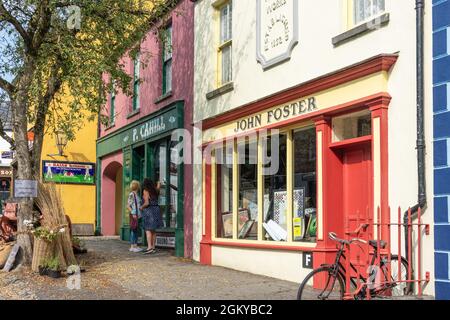 Shoppen Sie an der Village Street im Bunratty Folk Park, Bunratty, County Clare, Republik Irland Stockfoto