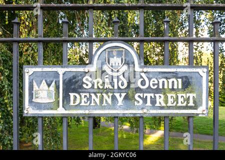 Straßenschild, Denny Street, Tralee (Tra Li), County Kerry, Republik Irland Stockfoto