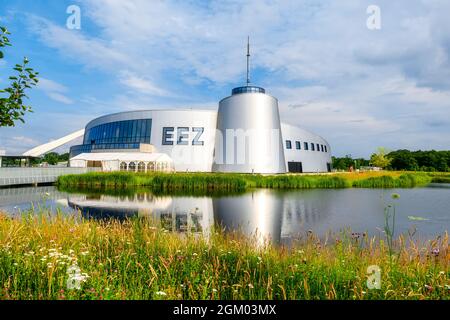 Energie-, Bildungs- und Erlebniszentrum Aurich (AWZ Aurich), Ostfriesland. - Energie-, Bildungs- und Erlebnis-Zentrum Aurich (AWZ Aurich), Ostfriesland. Stockfoto